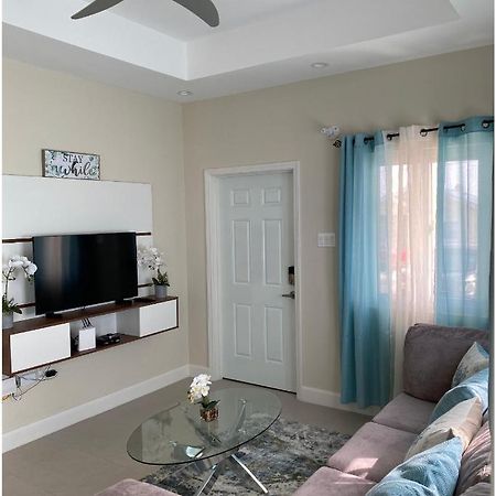 Natalia'S Sweet Oasis Apartment Lucea Bagian luar foto