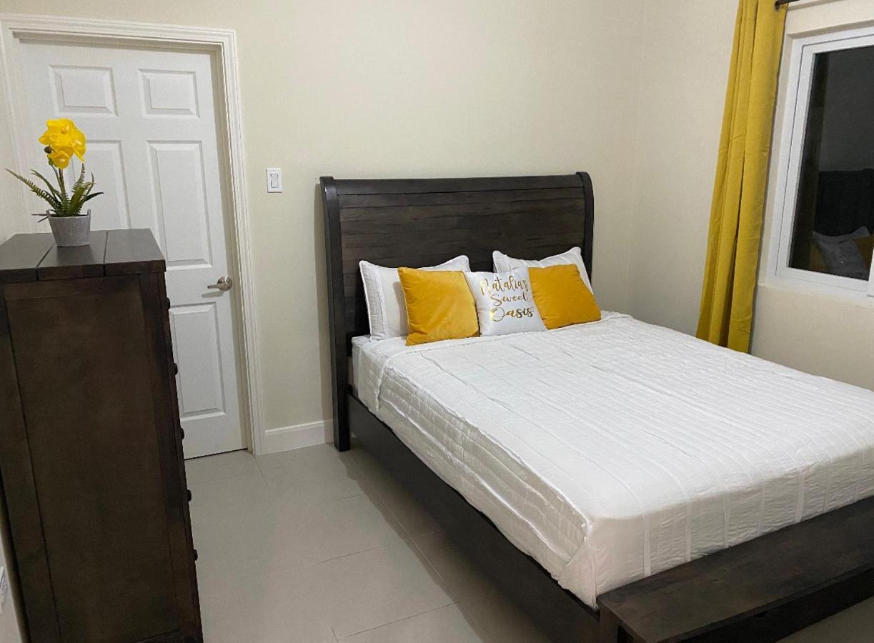 Natalia'S Sweet Oasis Apartment Lucea Bagian luar foto